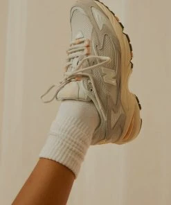 New Balance 725 Sneaker - Arctic Fox New & Most Loved