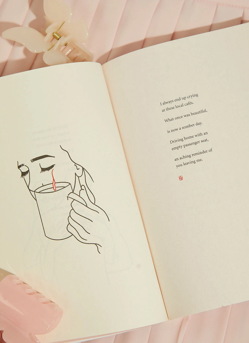 Harper Collins Swimming Lessons - Lili Reinhart New Accessories 2 Harper Collins Swimming Lessons - Lili Reinhart New Accessories