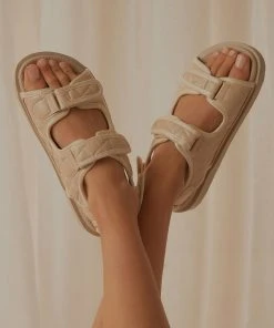 Cult Avenue Bowie Quilted Sandal - Beige