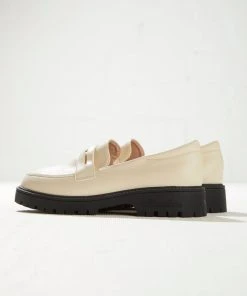 Cult Avenue Lucinda Loafer - Bone