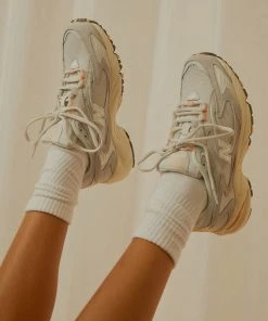 New Balance 725 Sneaker - Arctic Fox New & Most Loved