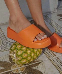 Cult Avenue Ambrose Mule - Orange