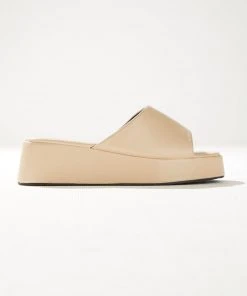 Cult Avenue Ambrose Mule - Beige New & Most Loved