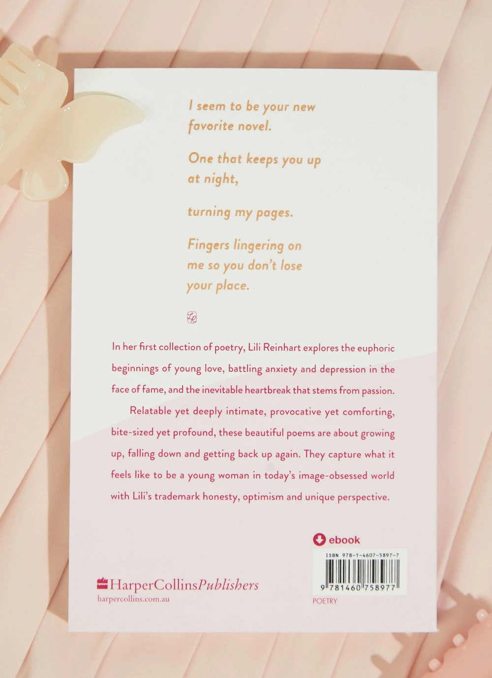 Harper Collins Swimming Lessons - Lili Reinhart New Accessories 3 Harper Collins Swimming Lessons - Lili Reinhart New Accessories