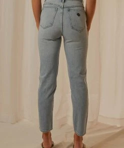 Abrand A 94' High Slim Jean - Billie 9 Abrand A 94' High Slim Jean - Billie