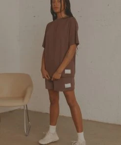 Vacancy Supply The Essential Tee - Chocolate