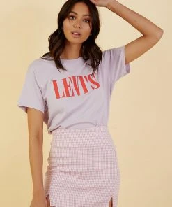 Levi's New & Most Loved Graphic Varsity Tee Serif - Lavender Frost