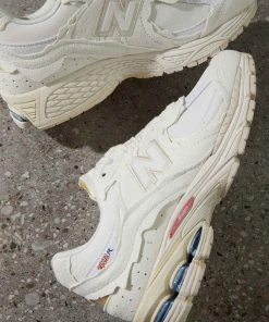 New Balance 2002R Sneaker - White